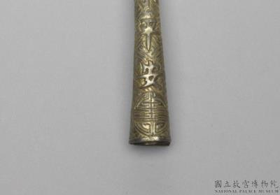 图片[3]-Fingernail guard with characters of “Peace for a myriad years” and medallion of Longevity character, Qing dynasty (1644-1911)-China Archive